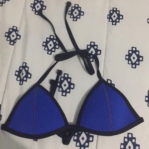 Triangl bikini top
